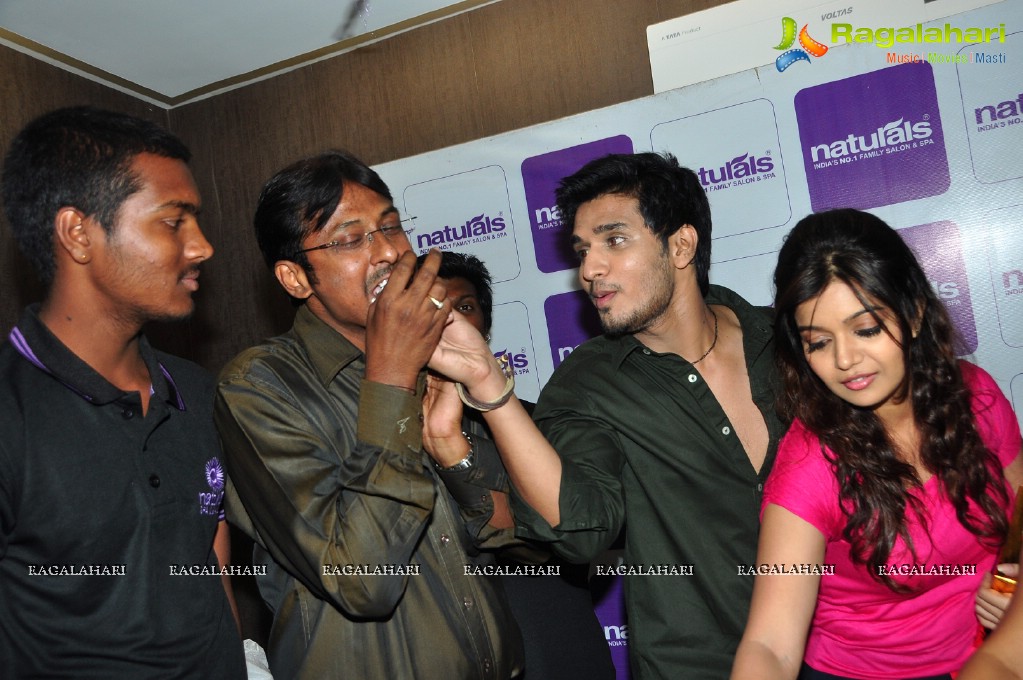 Colors Swathi & Nikhil Siddharth inaugurates Naturals Family Salon & Spa at Secunderabad