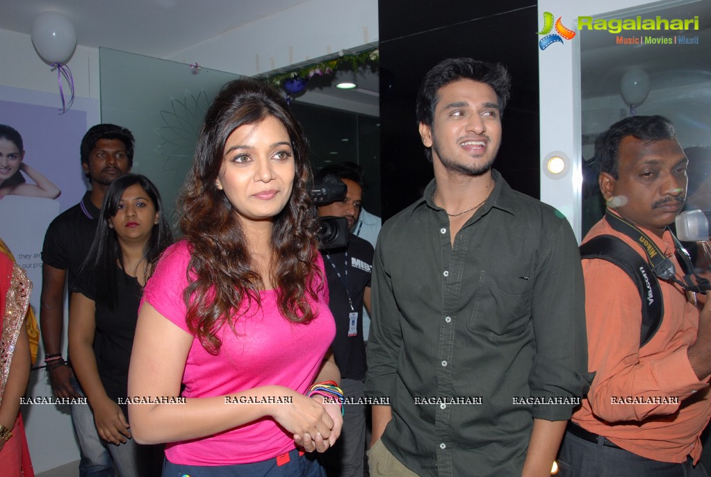 Colors Swathi & Nikhil Siddharth inaugurates Naturals Family Salon & Spa at Secunderabad