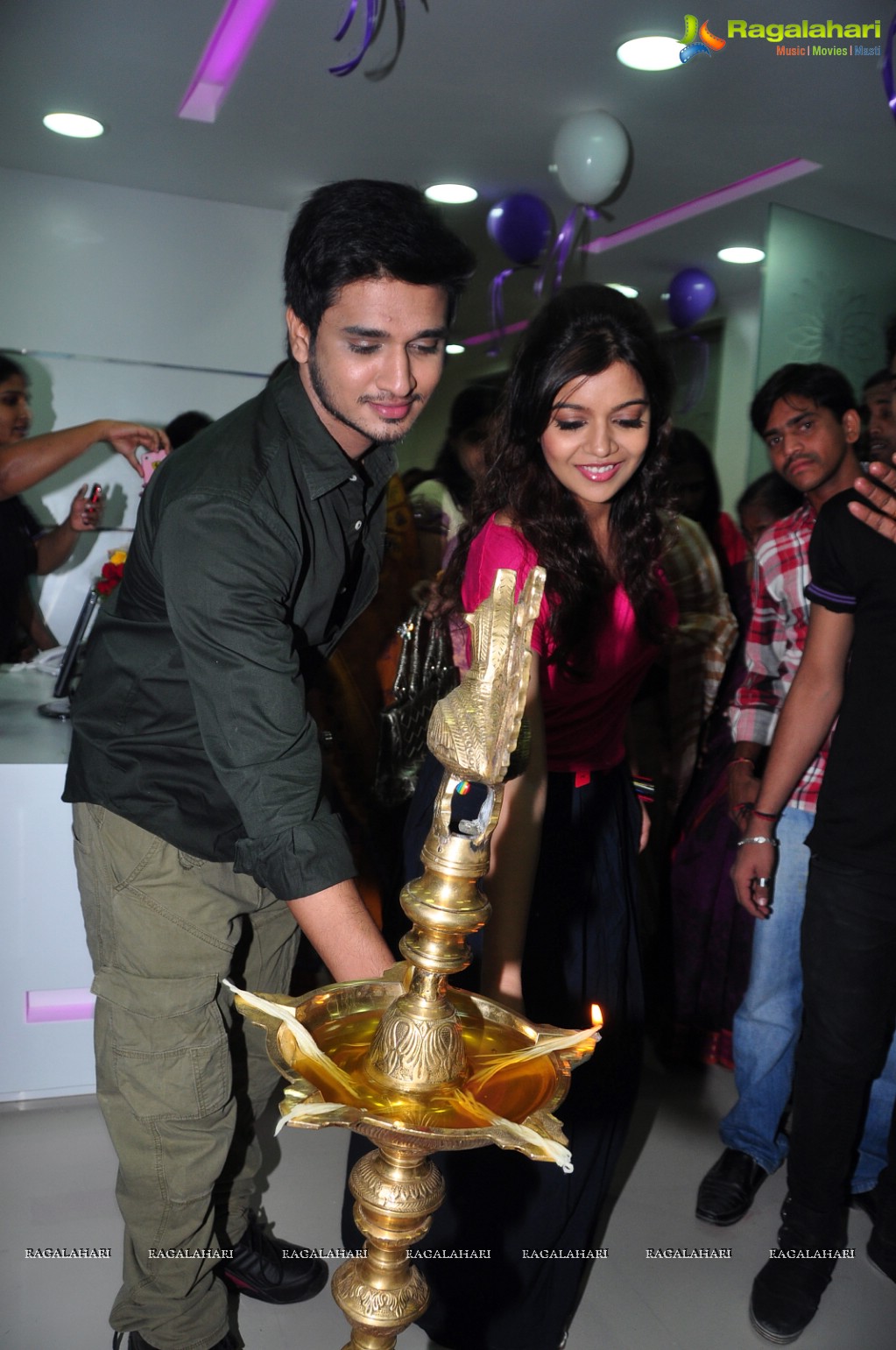 Colors Swathi & Nikhil Siddharth inaugurates Naturals Family Salon & Spa at Secunderabad