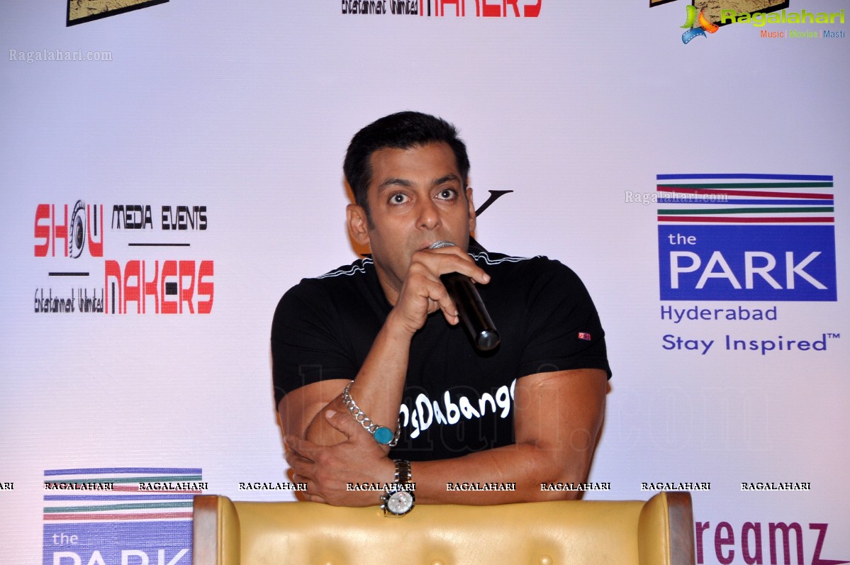 Dabangg 2 Promotions at The Park, Hyderabad