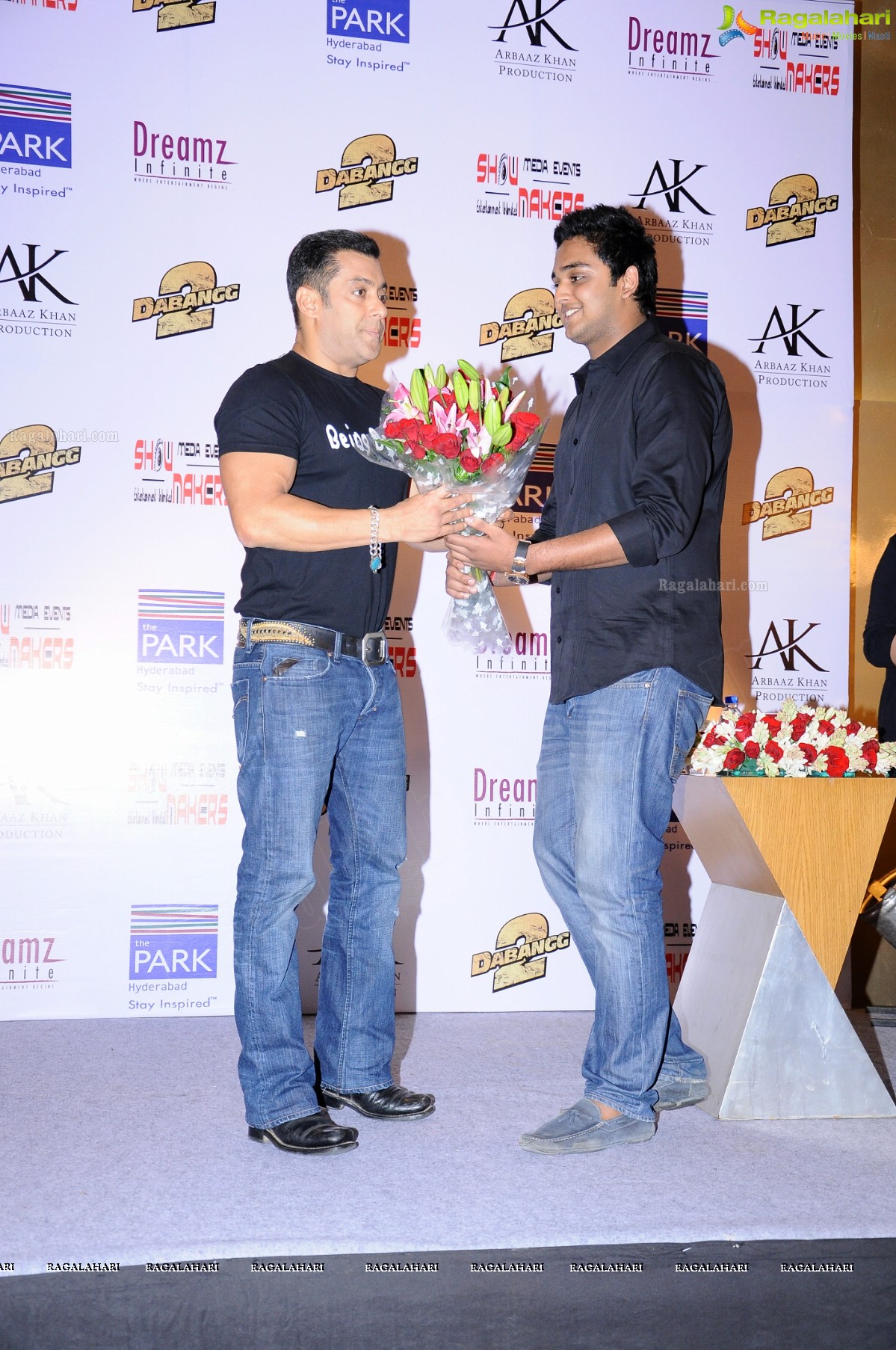 Dabangg 2 Promotions at The Park, Hyderabad