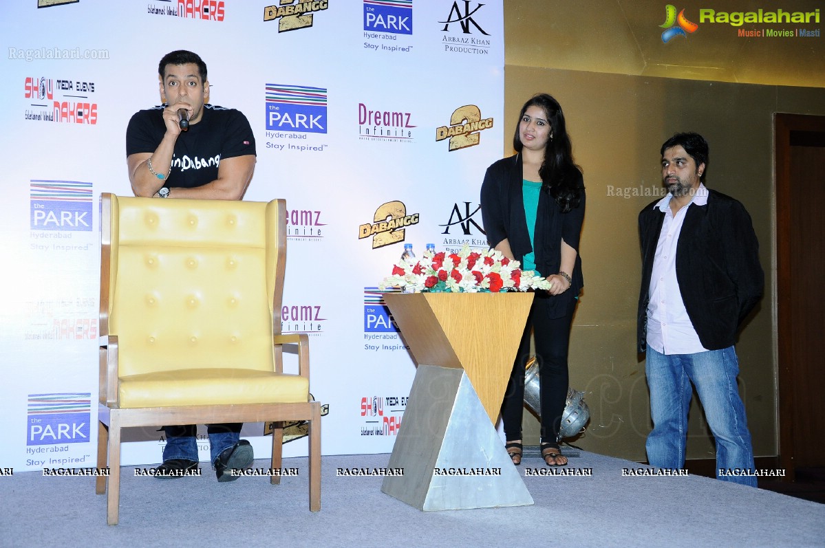 Dabangg 2 Promotions at The Park, Hyderabad