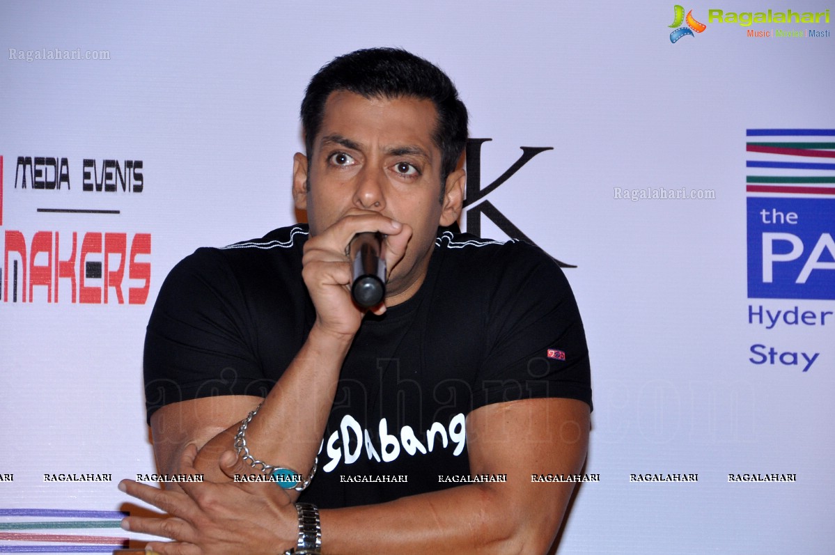 Dabangg 2 Promotions at The Park, Hyderabad