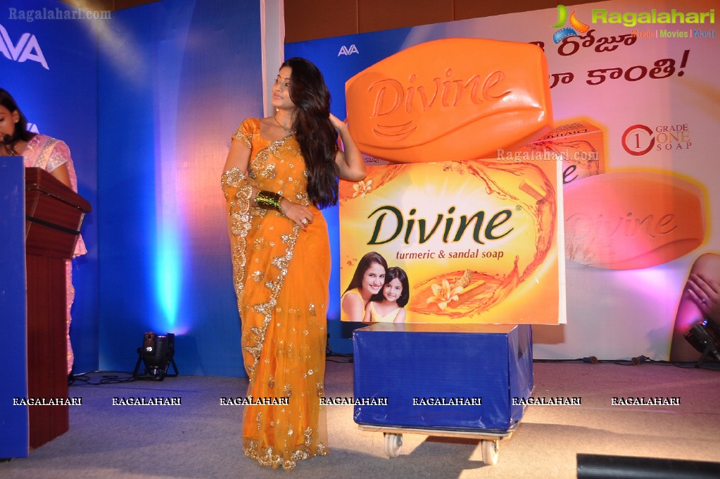 Sneha launches Divine Soap, Hyderabad