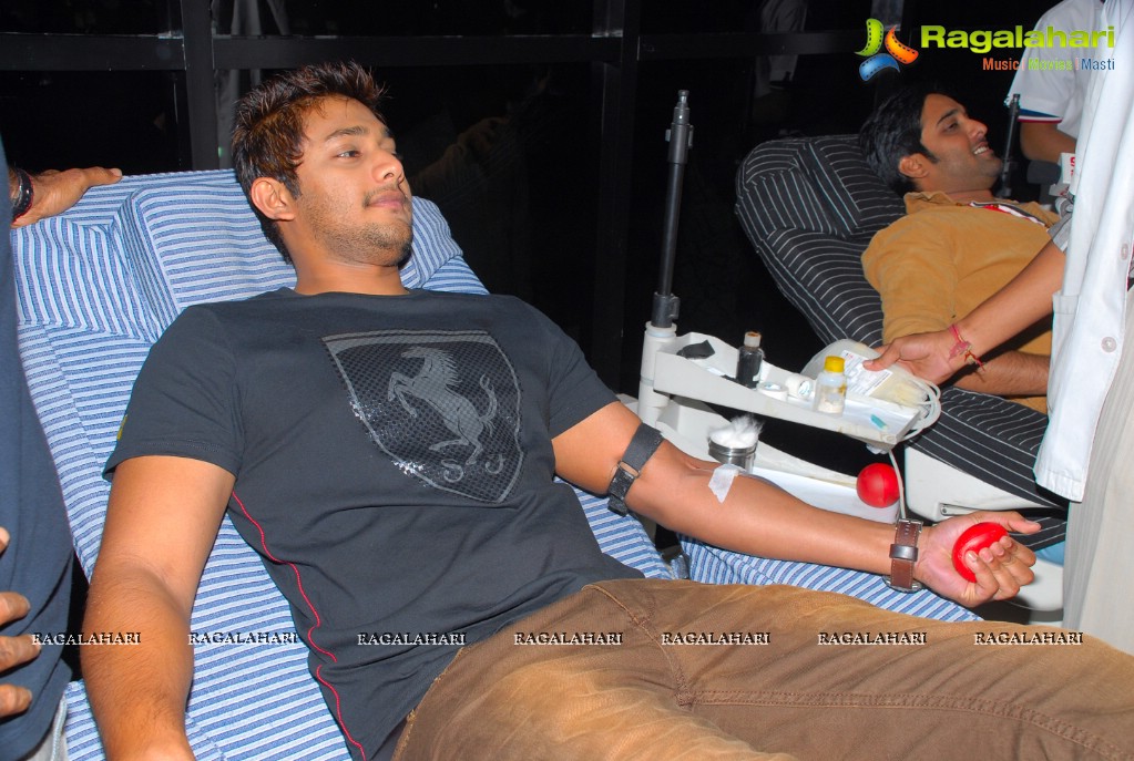 Stars Blood Donate at Chiranjeevi Charitable Trust, Hyderabad