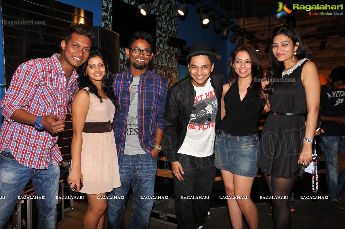 Sundowner 2012 DJ Party at Steve Madden, Hyderabad