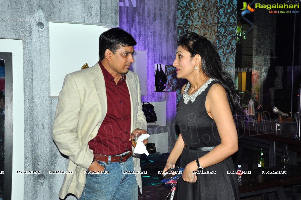 Sundowner 2012 DJ Party at Steve Madden, Hyderabad