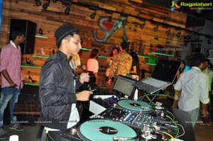 Sundowner 2012 DJ