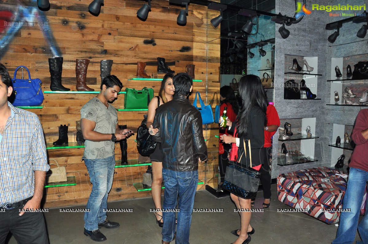 Sundowner 2012 DJ Party at Steve Madden, Hyderabad