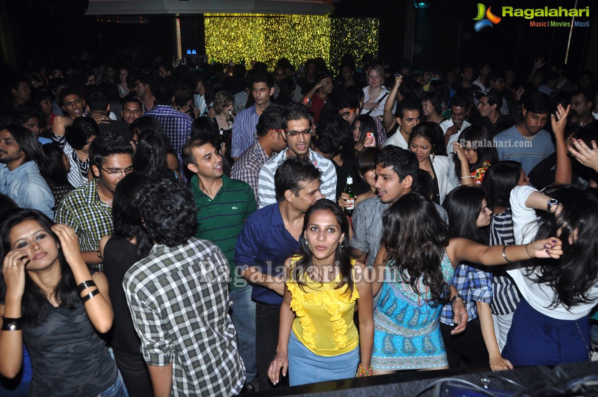 12/12/12 Celebrations at Kismet Pub, Hyderabad