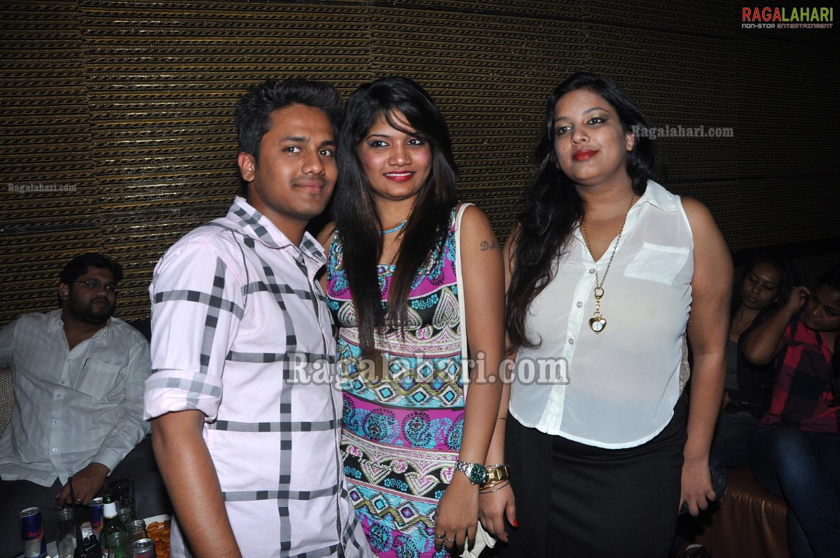 Shoeb Mirza's Gettogether Party at Kismet Pub