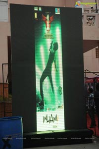 Nenokkadine Standees