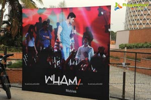 Nenokkadine Standees