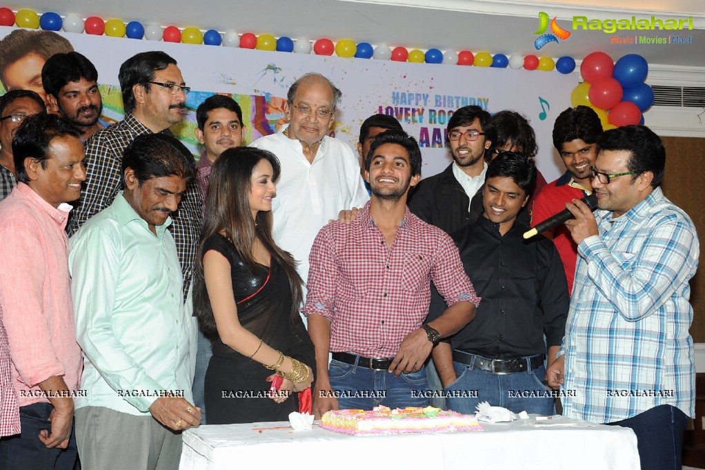 Hero Aadi 2013 Birthday Celebrations on the sets of Pyar Mein Padipoyane