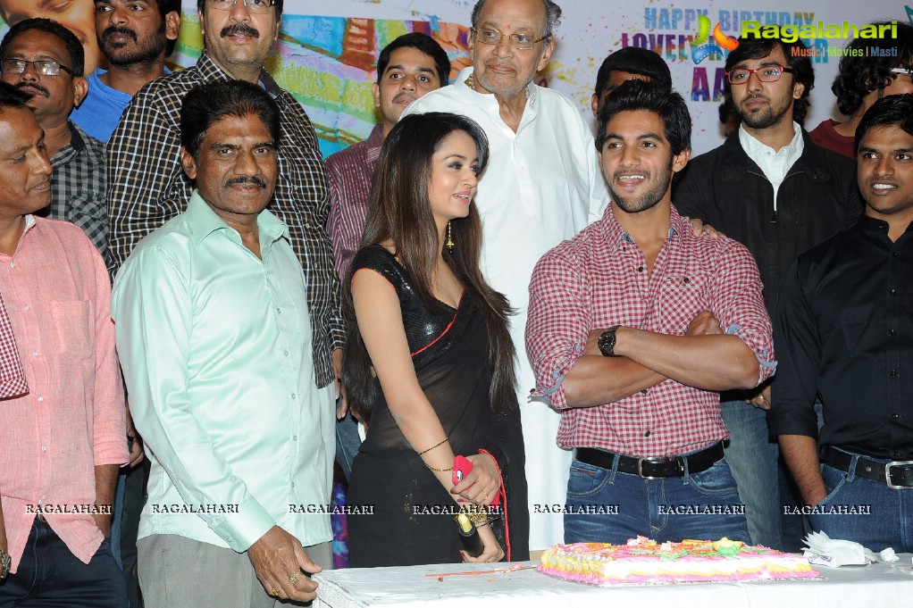 Hero Aadi 2013 Birthday Celebrations on the sets of Pyar Mein Padipoyane