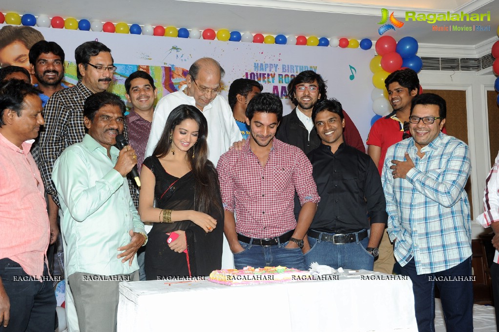 Hero Aadi 2013 Birthday Celebrations on the sets of Pyar Mein Padipoyane