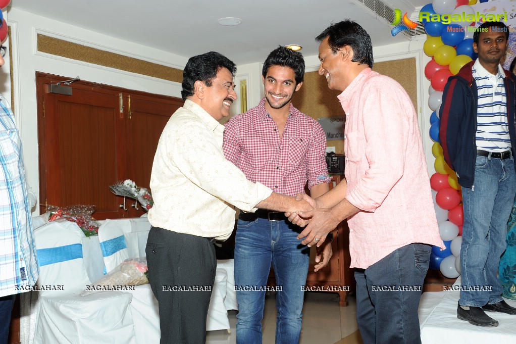 Hero Aadi 2013 Birthday Celebrations on the sets of Pyar Mein Padipoyane