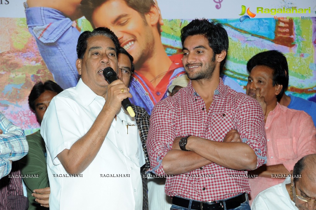 Hero Aadi 2013 Birthday Celebrations on the sets of Pyar Mein Padipoyane