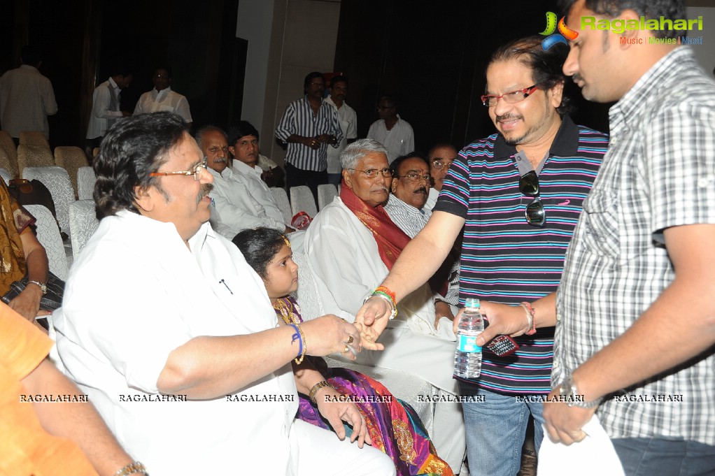 Viswa Vijetha Vijaya Gatha Book Launch by Superstar Krishna