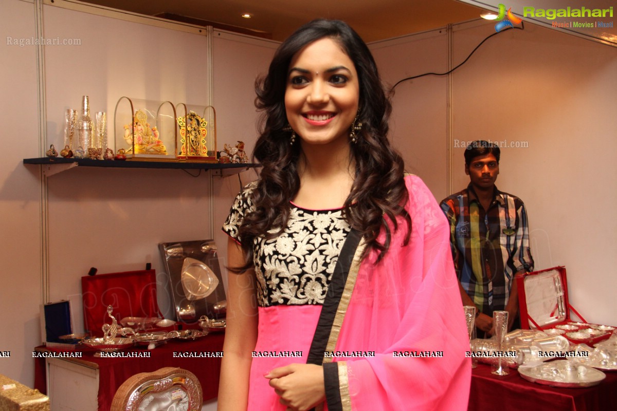 Ritu Varma inaugurates Akritti Elite Exhibition and Sale (December 2013), Hyderabad