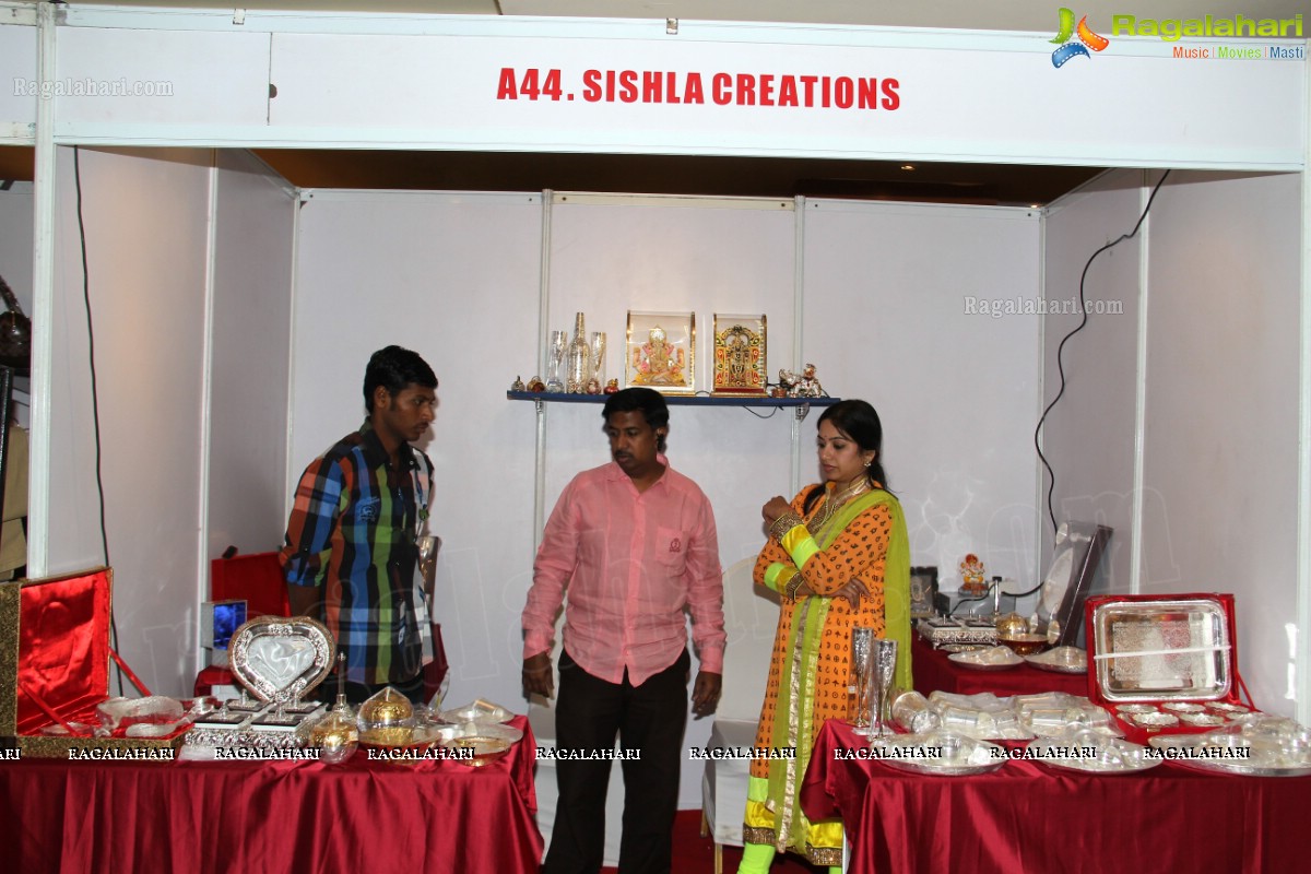 Ritu Varma inaugurates Akritti Elite Exhibition and Sale (December 2013), Hyderabad