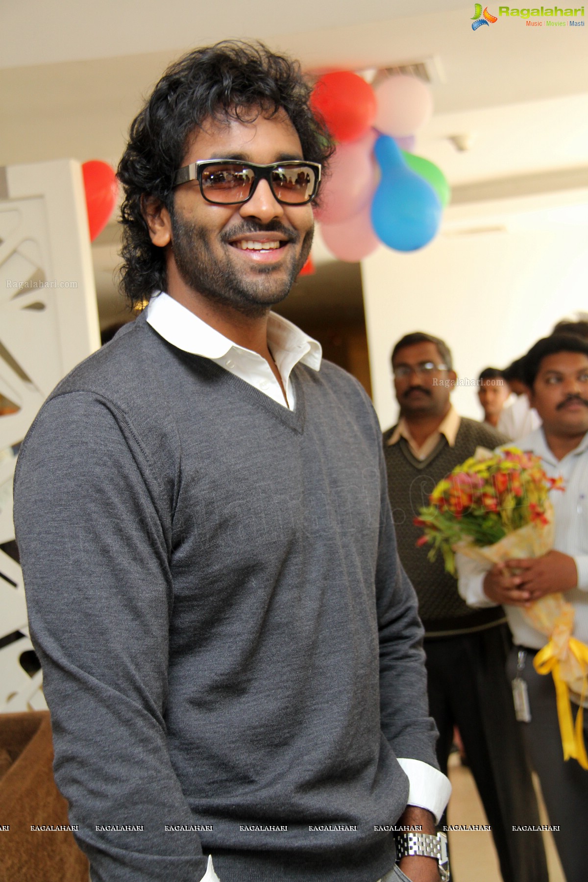 Vishnu Manchu joins in Christmas festivities 2013 at Apollo Hospitals