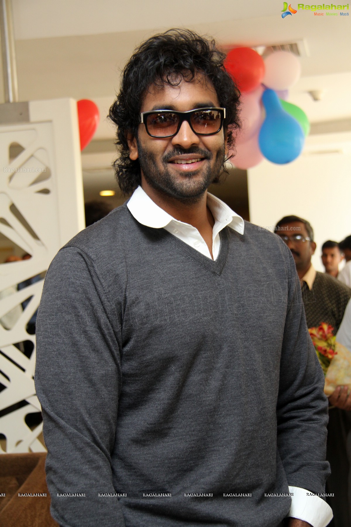 Vishnu Manchu joins in Christmas festivities 2013 at Apollo Hospitals