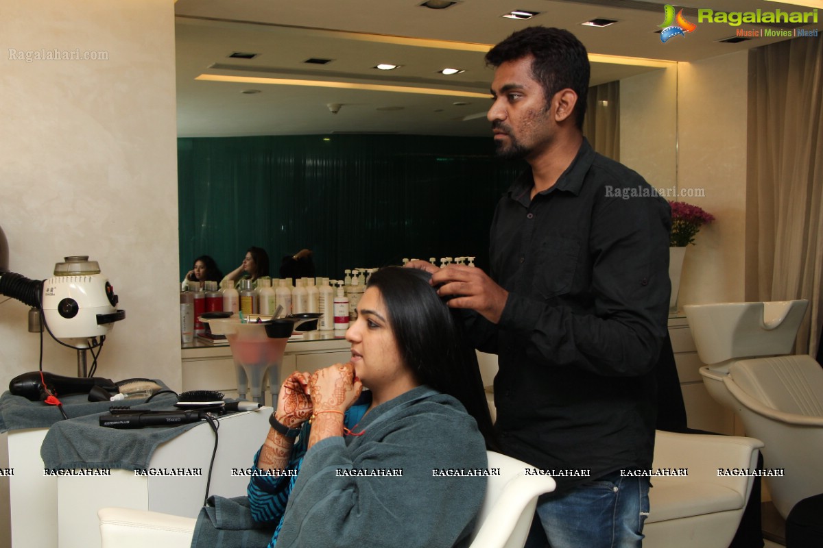 Exclusive Hair & Makeup Workshop by Artist Ash Kaur at The Park, Hyderabad
