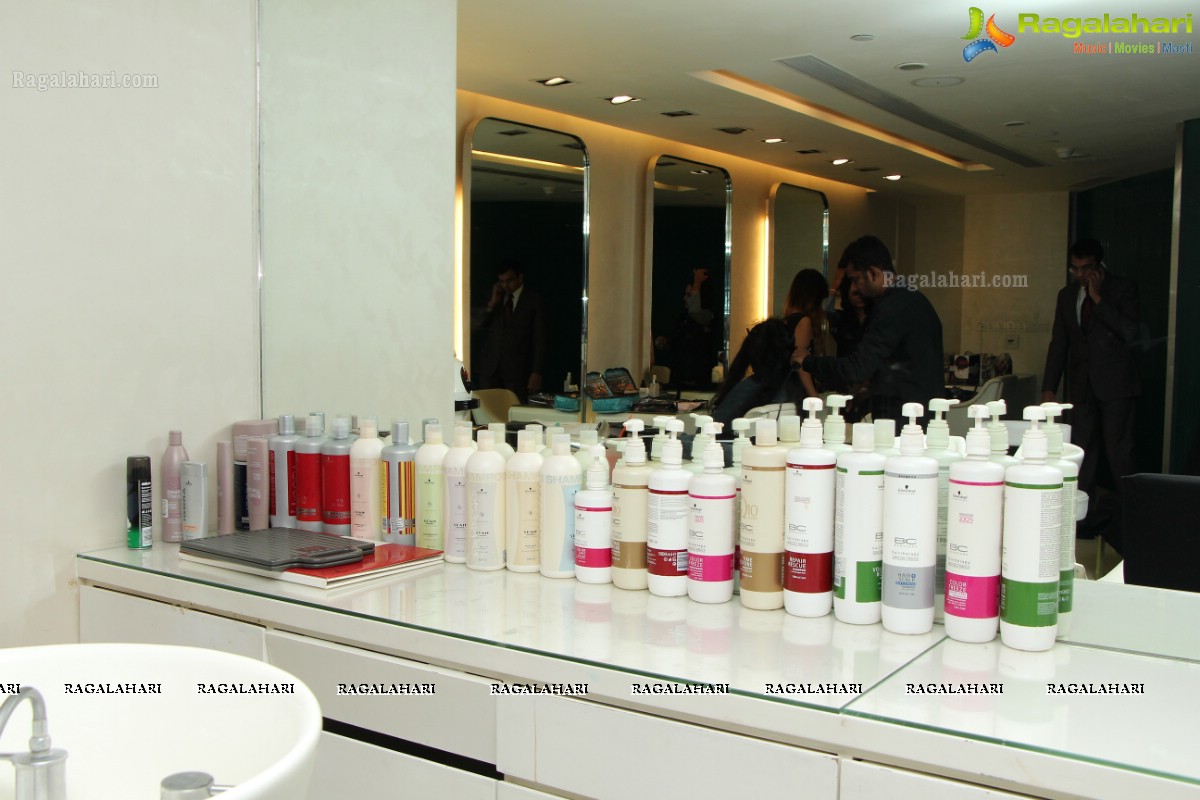 Exclusive Hair & Makeup Workshop by Artist Ash Kaur at The Park, Hyderabad