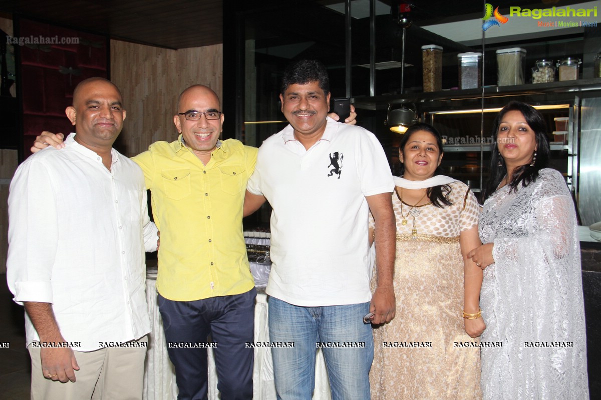 25th Wedding Anniversary of Bhavana and Rajender at N Asian