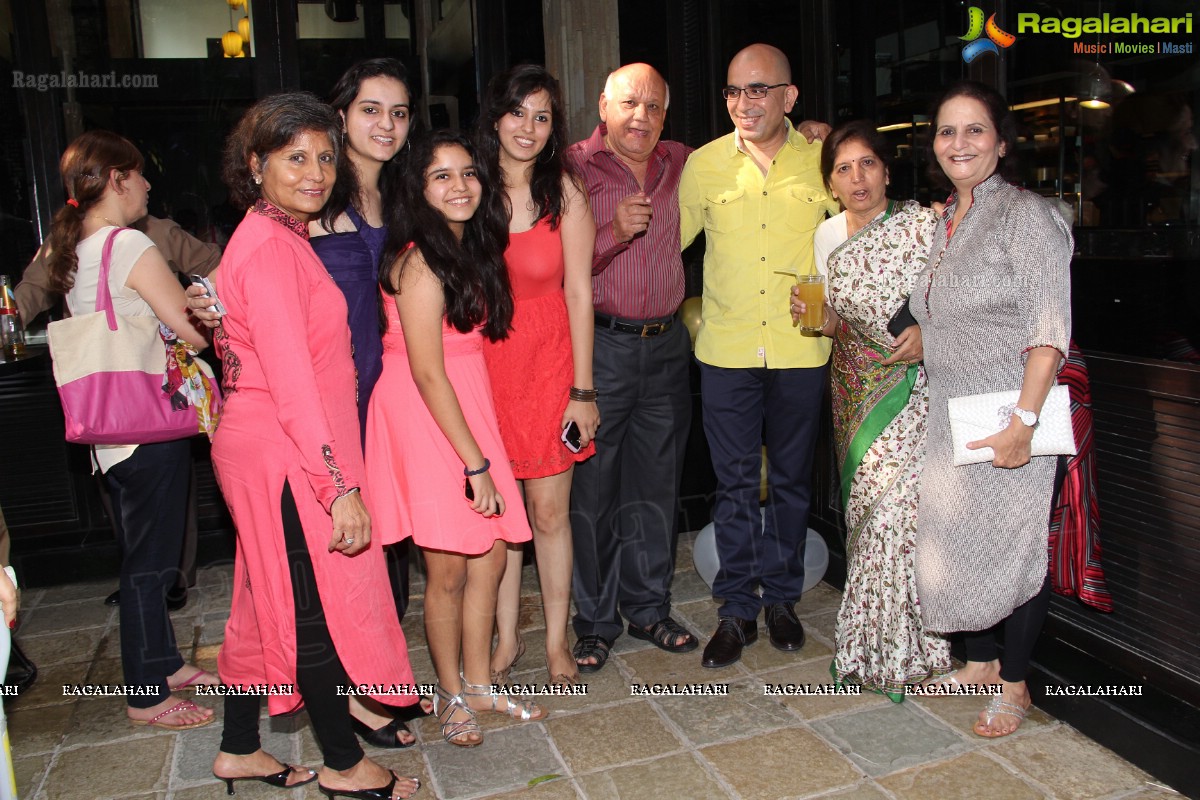 25th Wedding Anniversary of Bhavana and Rajender at N Asian