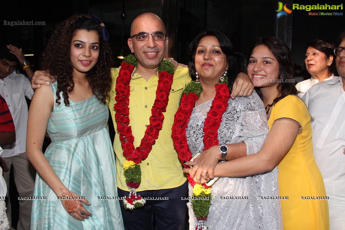 25th Wedding Anniversary of Bhavana and Rajender at N Asian