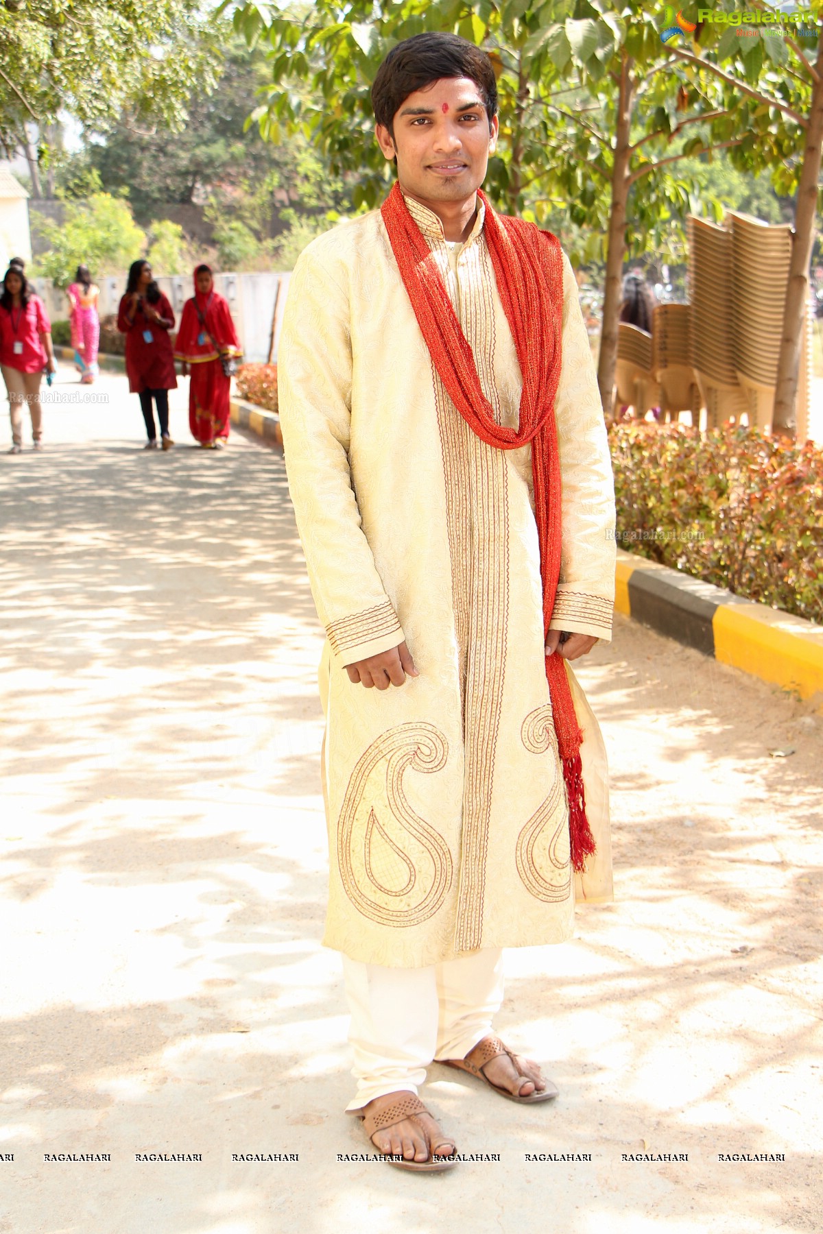 Indradhanush: Bhavan's Vivekananda College Yuva Mahotsav 2013 (Day 1)
