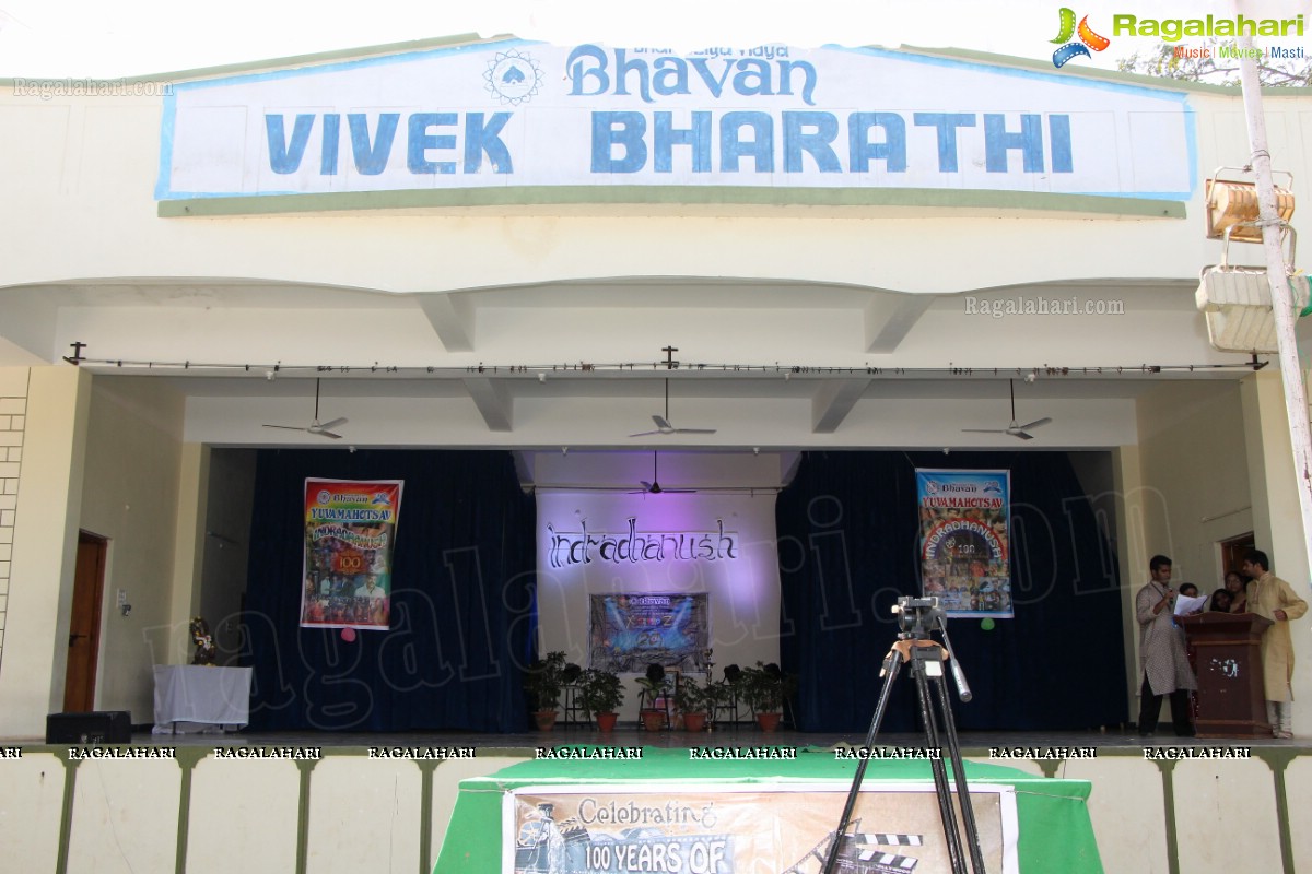Indradhanush: Bhavan's Vivekananda College Yuva Mahotsav 2013 (Day 1)