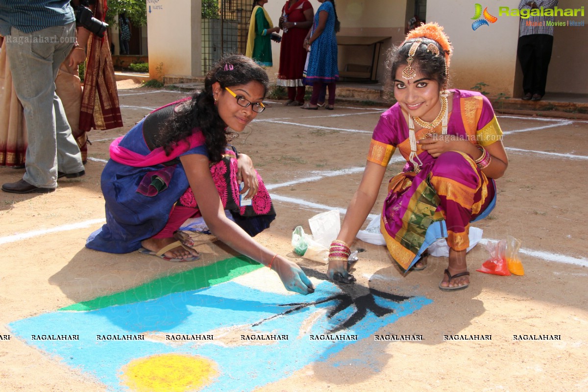 Indradhanush: Bhavan's Vivekananda College Yuva Mahotsav 2013 (Day 1)