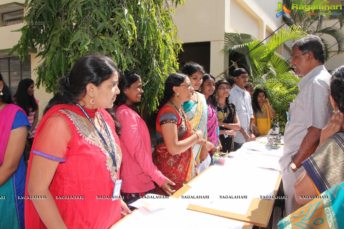 Indradhanush: Bhavan's Vivekananda College Yuva Mahotsav 2013 (Day 1)