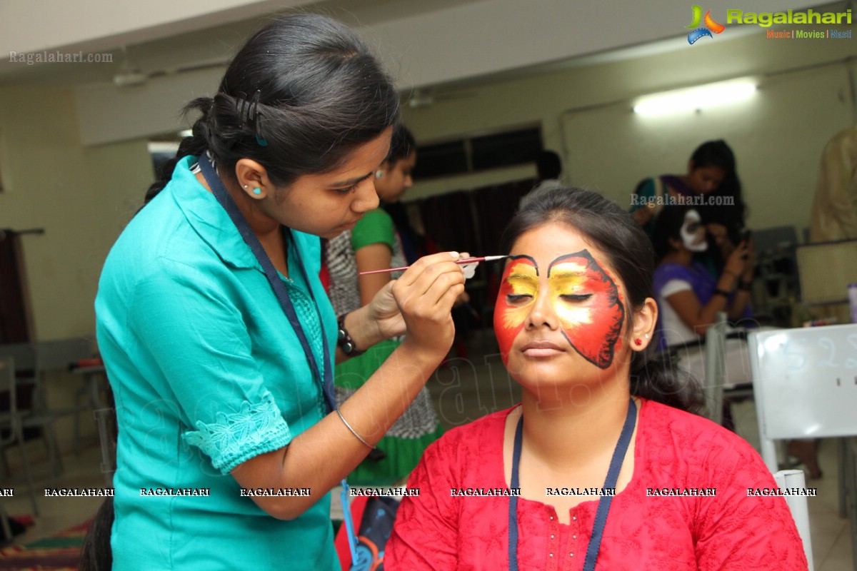 Indradhanush: Bhavan's Vivekananda College Yuva Mahotsav 2013 (Day 1)