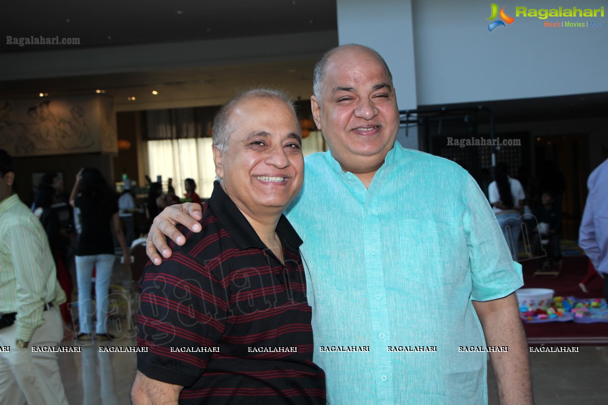 Christmas Carnival Brunch 2013 at Radisson Blu Plaza, Hyderabad