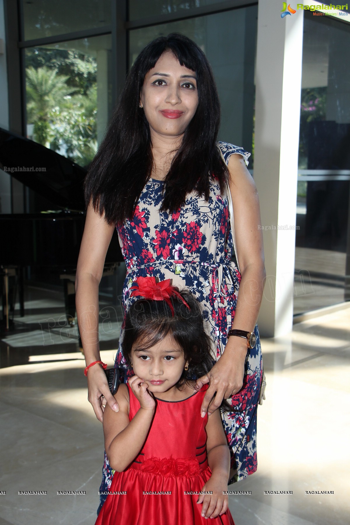 Christmas Carnival Brunch 2013 at Radisson Blu Plaza, Hyderabad