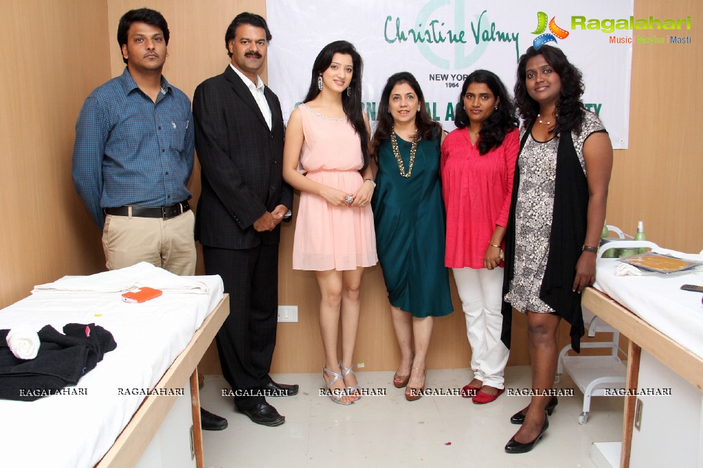 Richa Panai inaugurates CV International Academy Of Beauty, Hyderabad