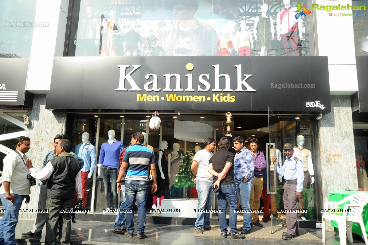 Jackpot Team at Kanishk Stores, Hyderabad