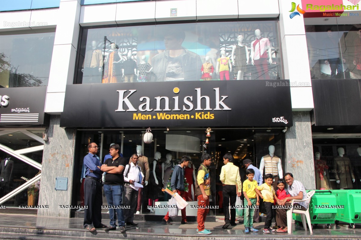 Jackpot Team at Kanishk Stores, Hyderabad