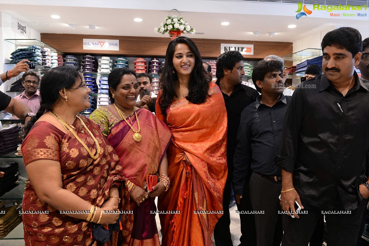 Anushka inaugurates Kalamandir in Rajahmundry and Kakinada