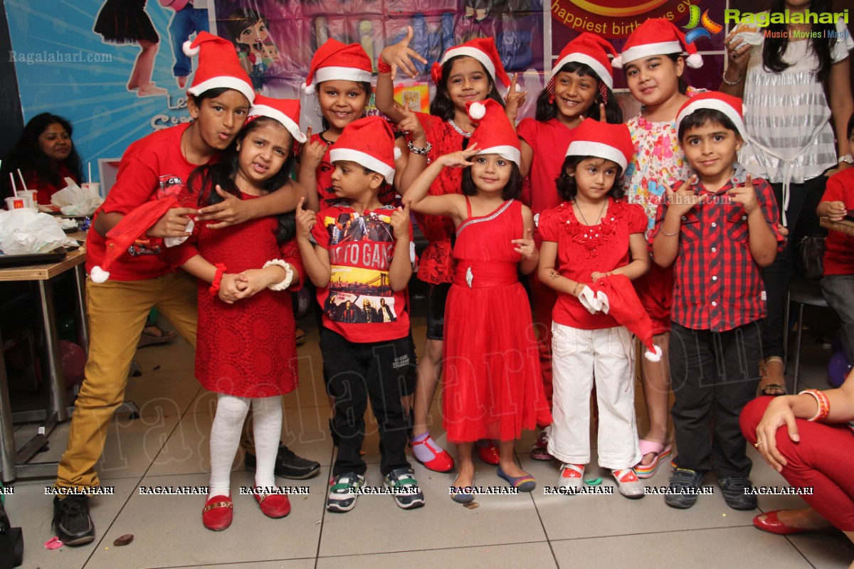 Mom Kiddos Club Christmas 2013 Celebrations at McDonald's, Hyderabad