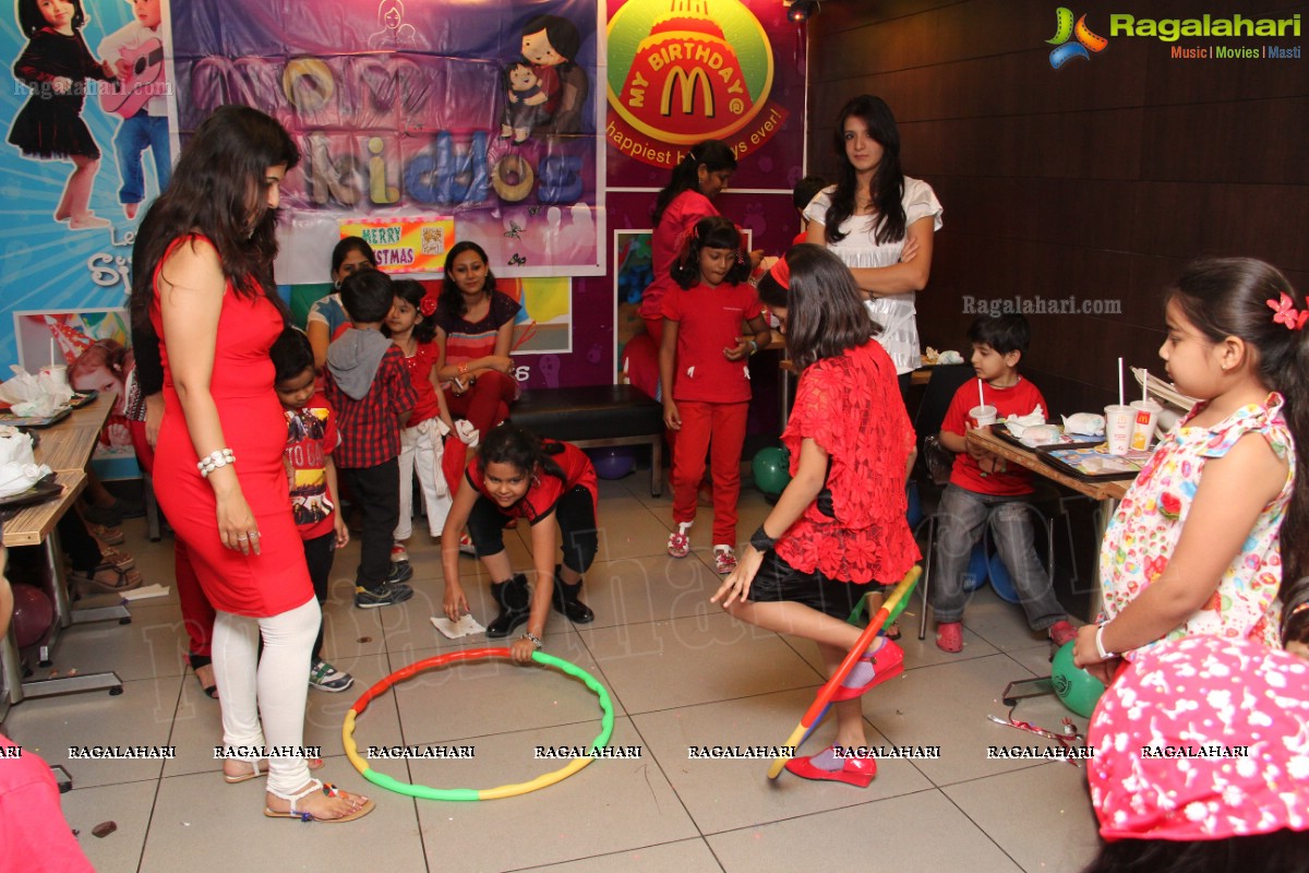 Mom Kiddos Club Christmas 2013 Celebrations at McDonald's, Hyderabad