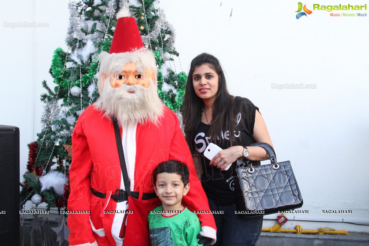 Mommy n Me Xmas Carnival 2013 at Radisson Blu Plaza, Hyderabad