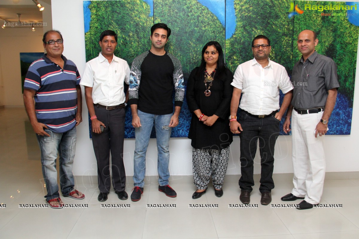 Navdeep visits Dr Snehalatha Prasad's Art Exhibition at Space Art Gallery