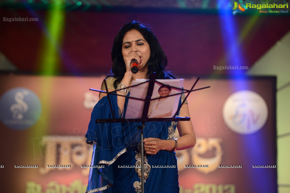 Presentation Ceremony of P. Susheela Award 2013 to Vani Jayaram