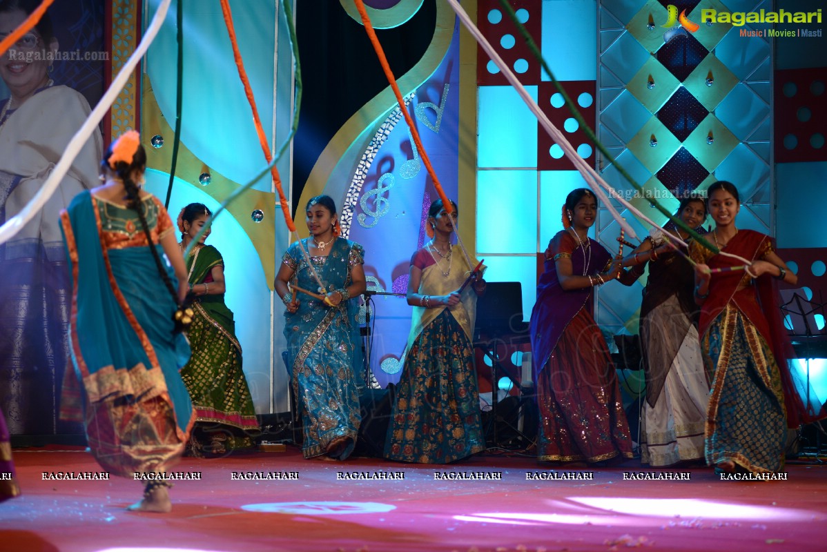 Presentation Ceremony of P. Susheela Award 2013 to Vani Jayaram