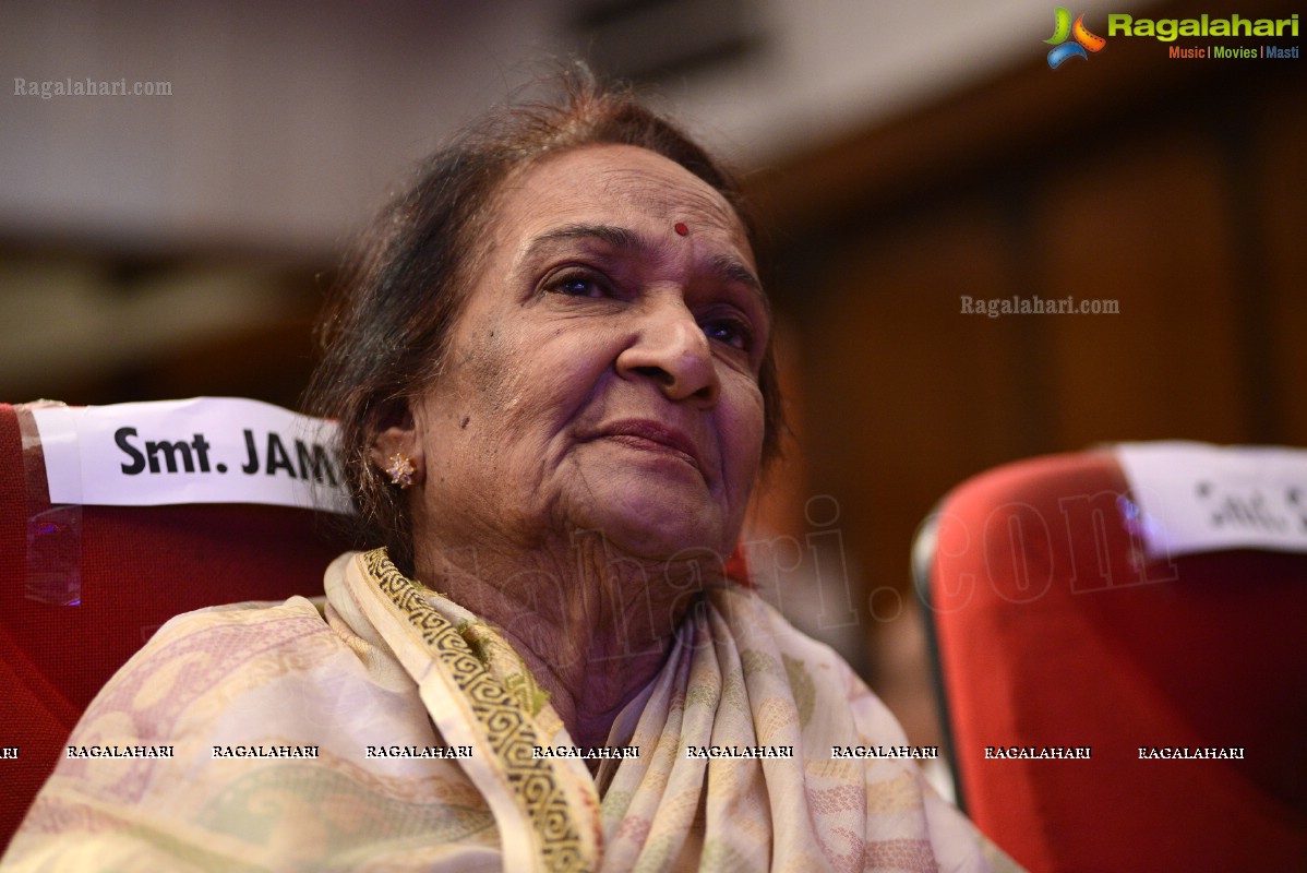 Presentation Ceremony of P. Susheela Award 2013 to Vani Jayaram